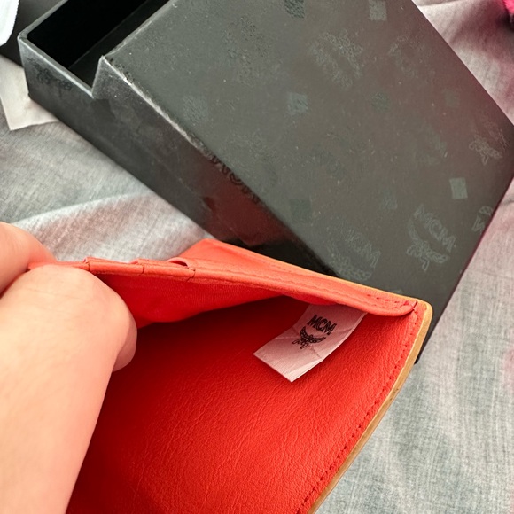 DESIGNER MCM WALLET - Picture 8 of 9